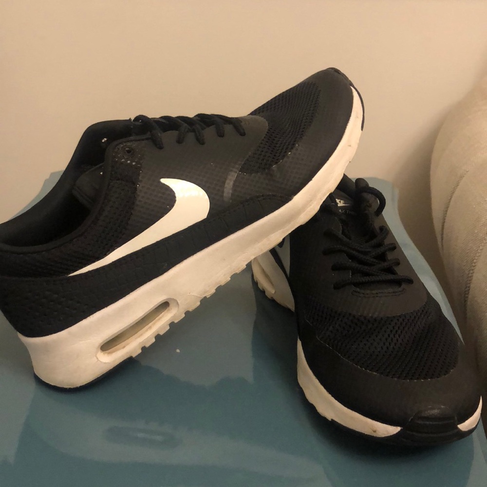 Nike Air Max Thea Size 7.5